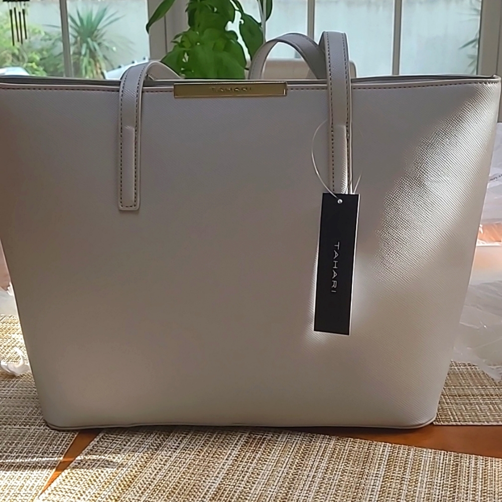 Tahari, Tote bag BRAND NEW Retail $109!!!